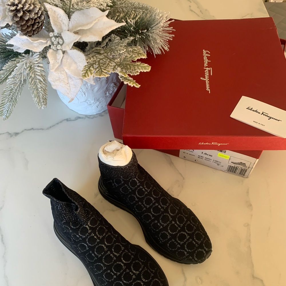 Perfect for a Christmas gift 🎁 original 💯 new💯
